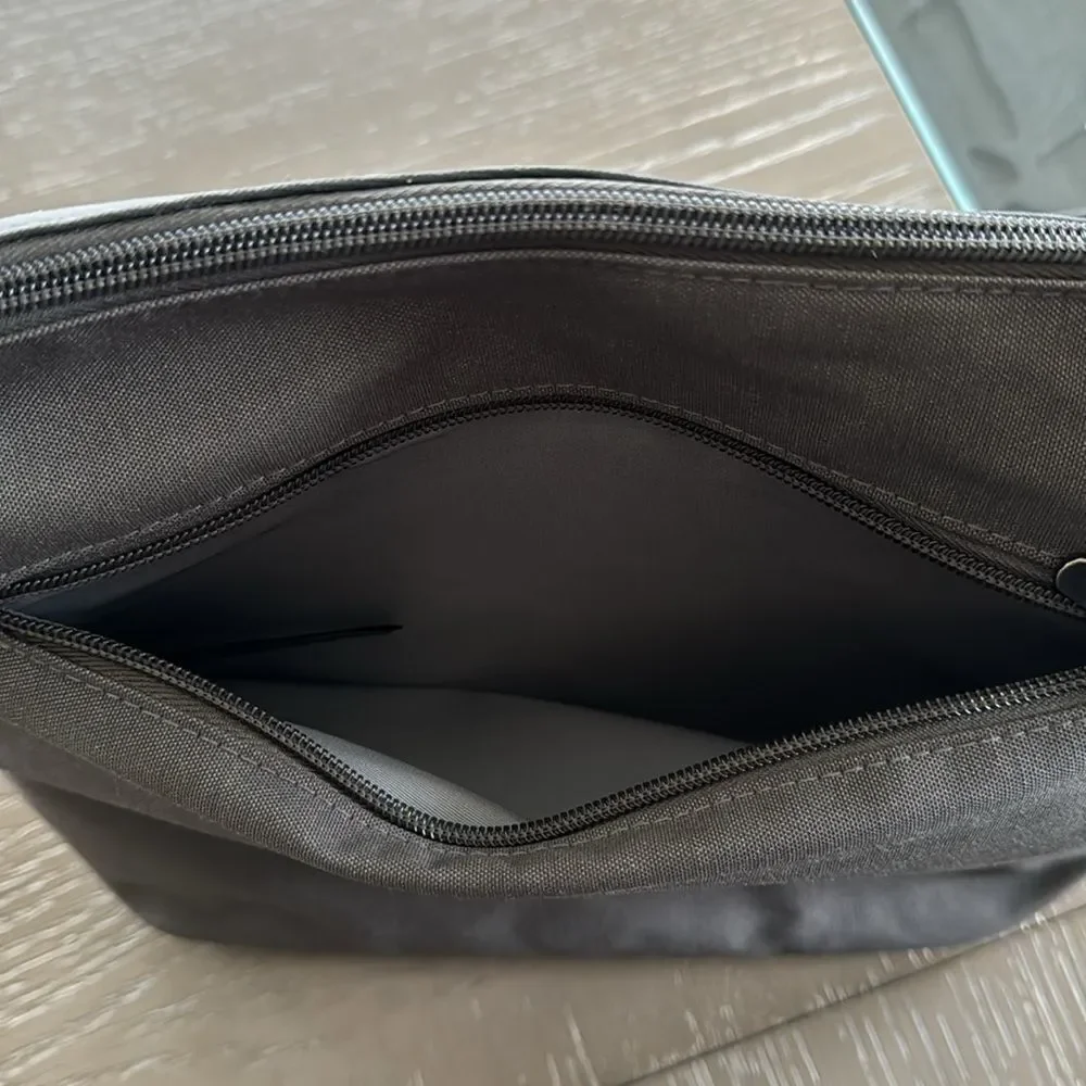 Travelon Anti-theft Classic Gray Crossbody Travel Everyday Bag Multi Pockets